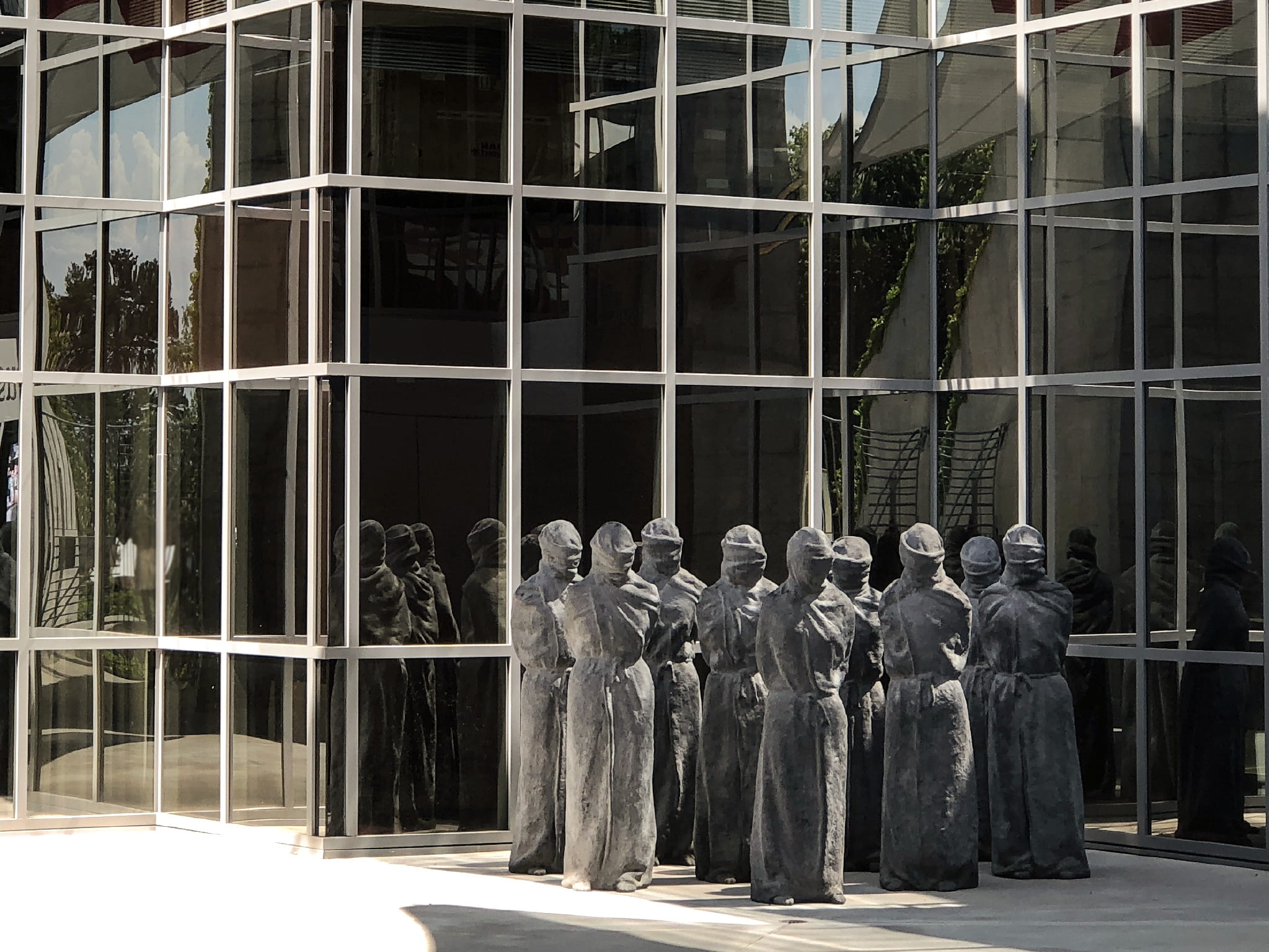 Geneva ICRC statues