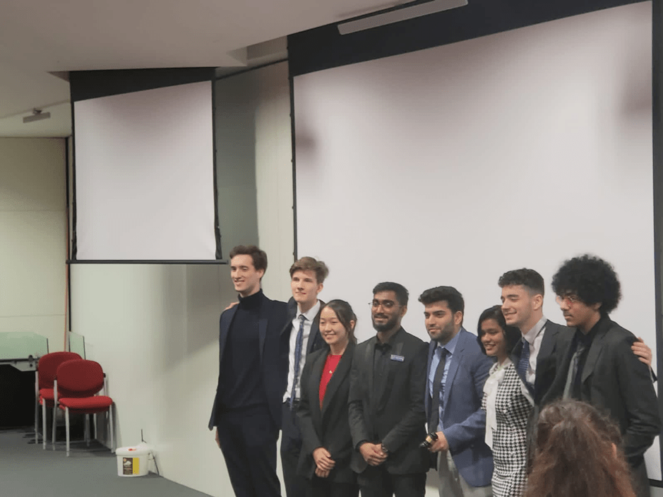 Model UN Group photograph 