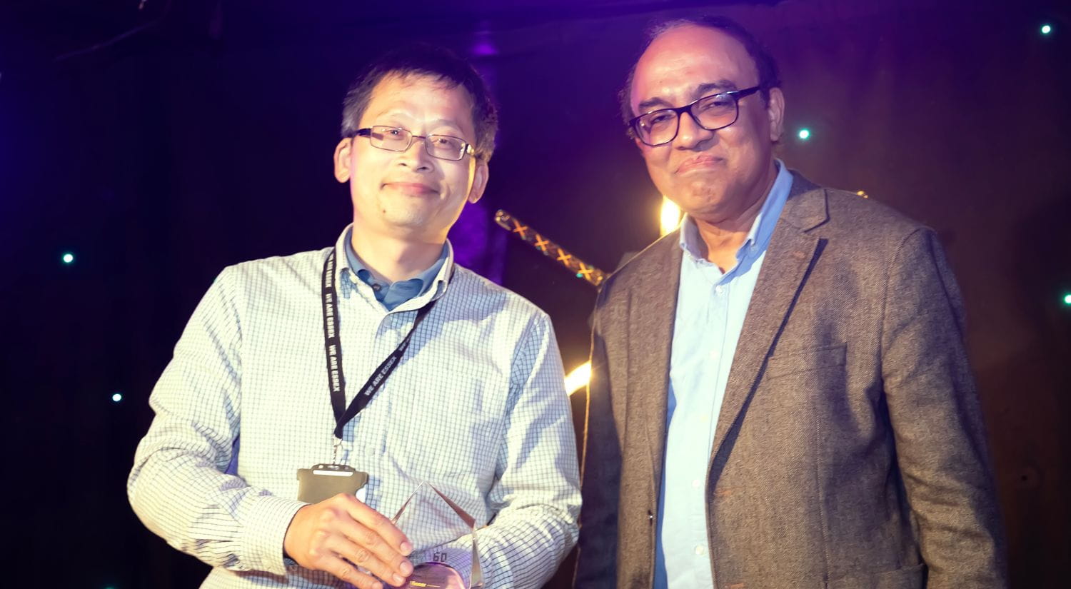 Dr Zilong Liu receives award from Professor Thankom Arun